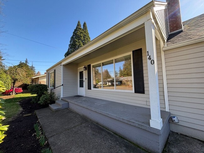 Building Photo - Classic 1940s Home ~ 3 Bed/1.5 Bath ~ Optional 4th Bedroom/Office, Sunken Family Room, Fireplace,...