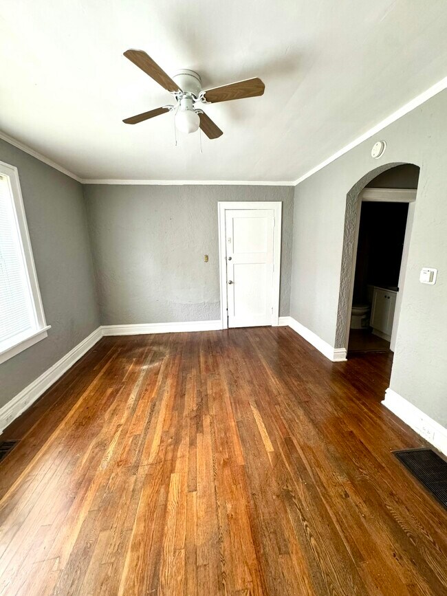 Foto del edificio - 4223 Ellenwood Ave