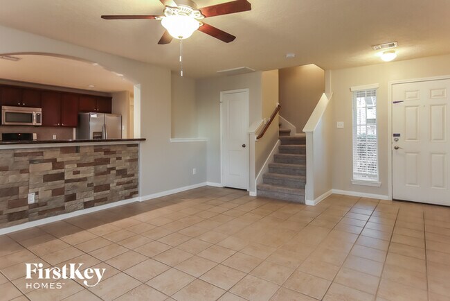 Building Photo - 10910 Brittan Leaf Ln