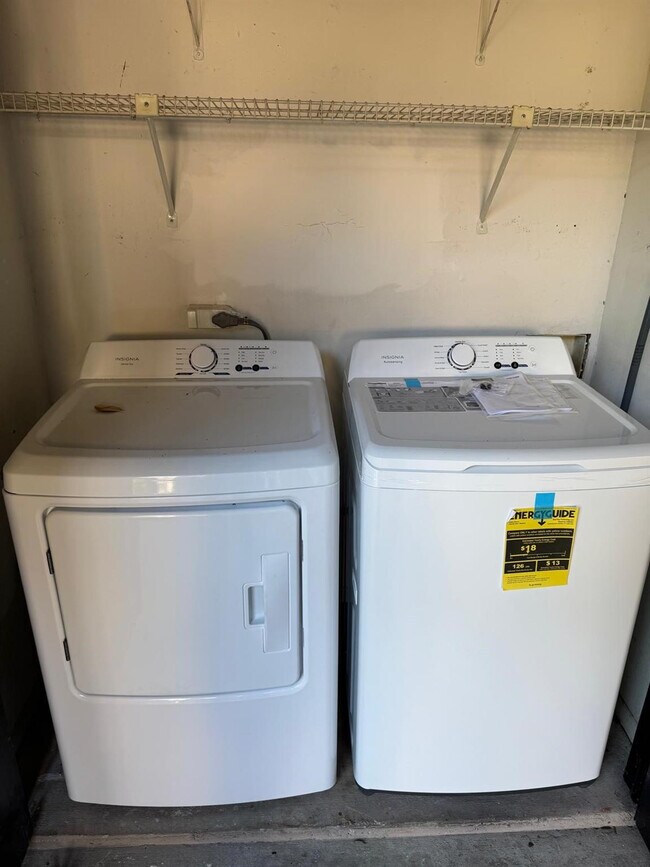 Foto del edificio - 4024 Dream Oak Pl