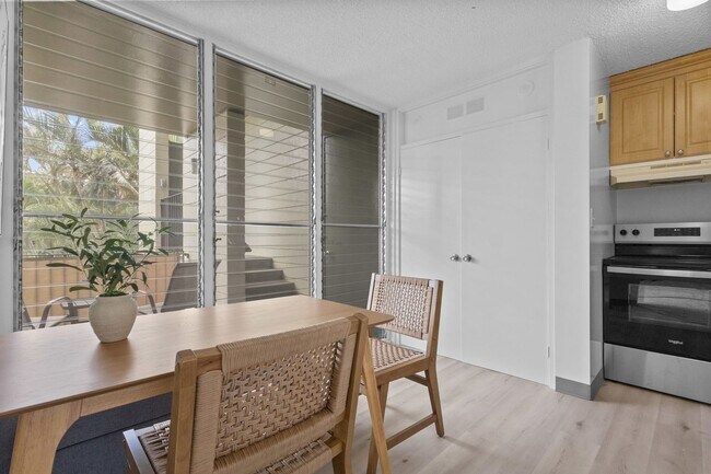 Foto del edificio - Cozy Island Escape | Near Waikiki & Diamond Head