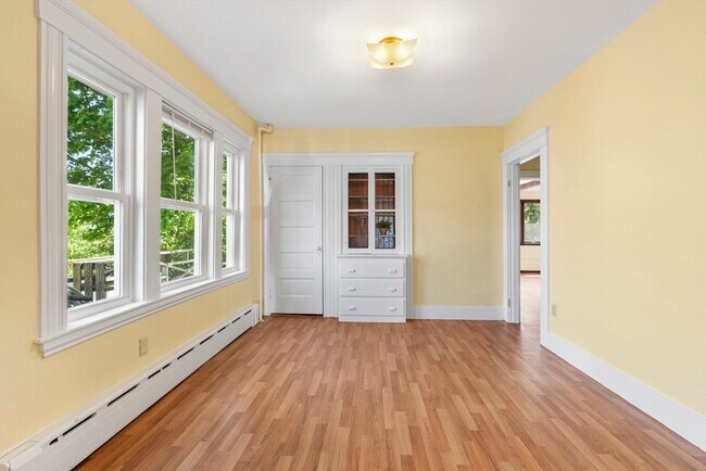 Foto del edificio - 12 Folger Ave