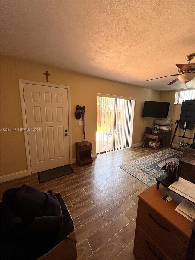 Foto del edificio - 192 Springdale Cir