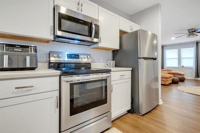 Foto del edificio - 799 S Pat Thomas Pkwy