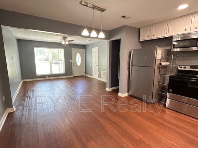Building Photo - 506 Lucian Ct