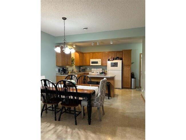 Foto del edificio - 12117 Yancy St NE