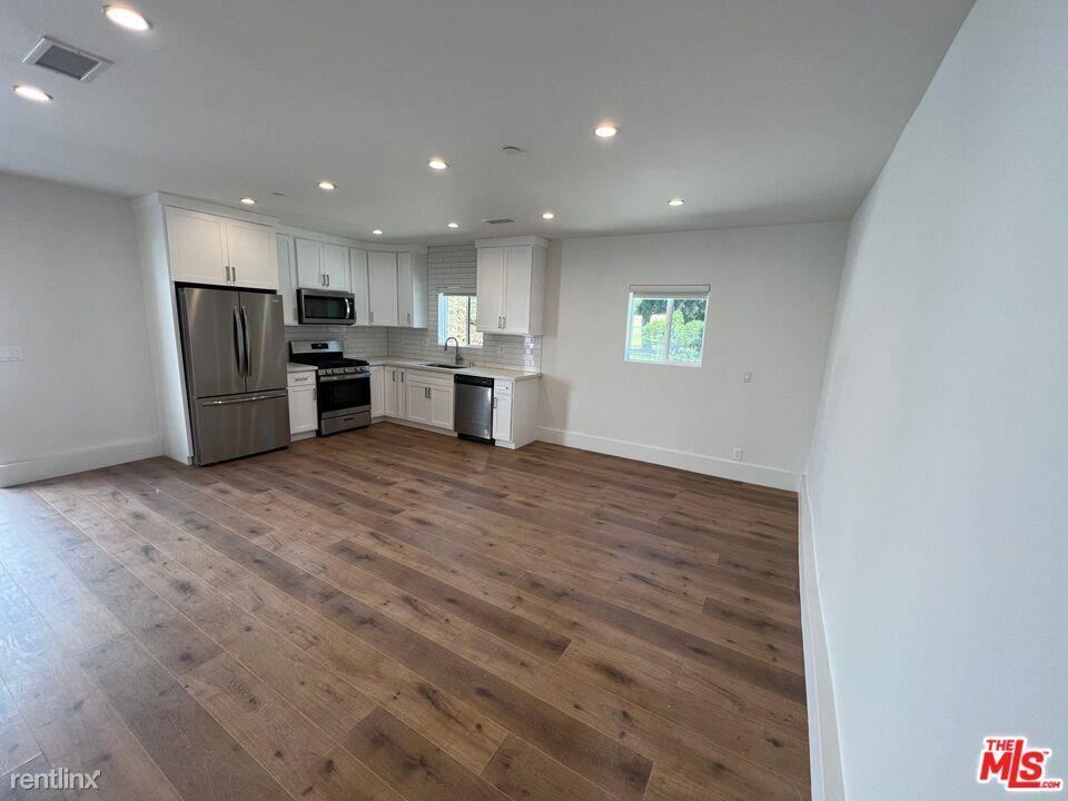 12201 McLennan Ave., Los Angeles, CA 91344 House Rental in Los