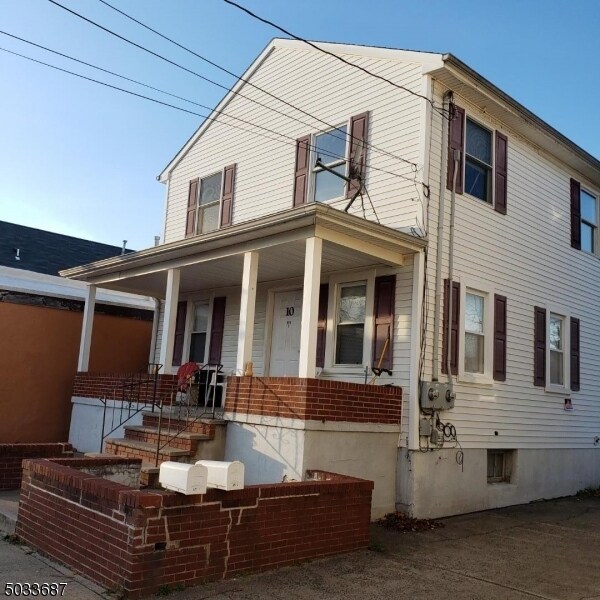 Primary Photo - 10 South St