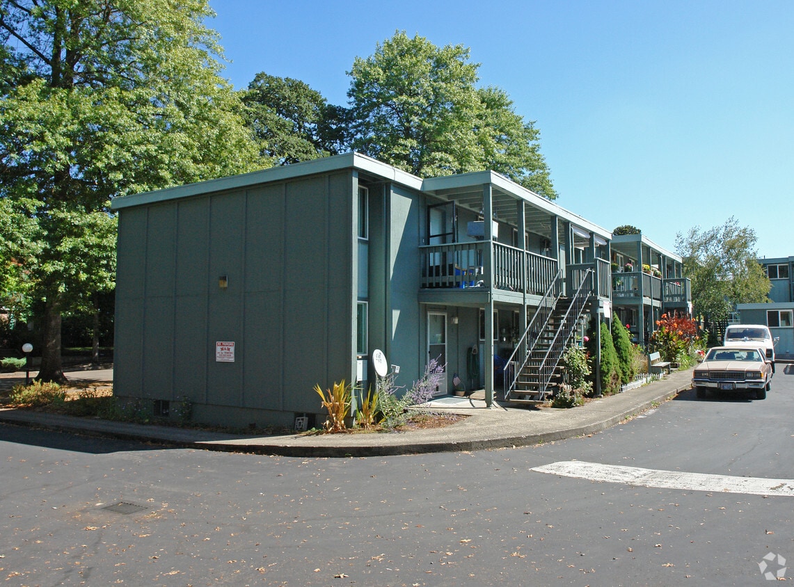 Primary Photo - Wallerwood Apartments