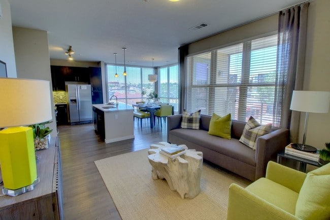 Apartamentos en 2785 Speer Blvd — foto de la comunidad - 2785 Speer Blvd