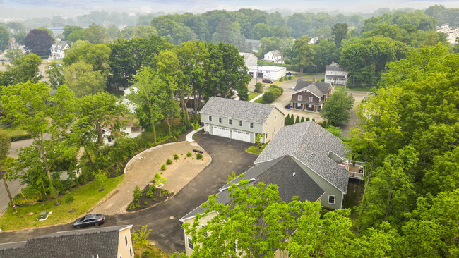Foto del edificio - 26 Cherry Hill Rd