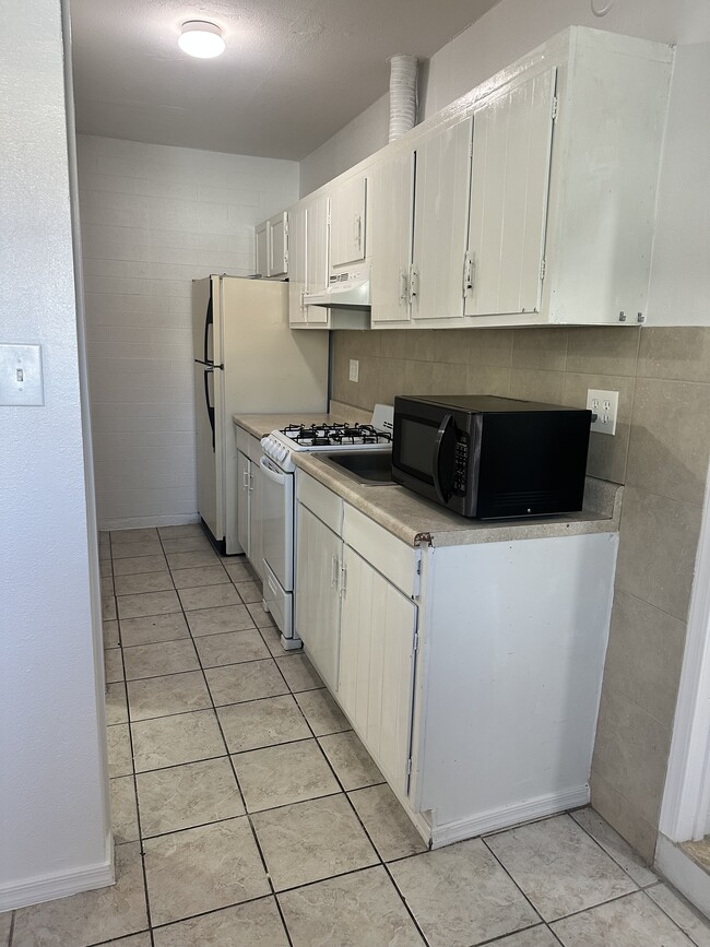 Building Photo - 3648 W Cheryl Dr
