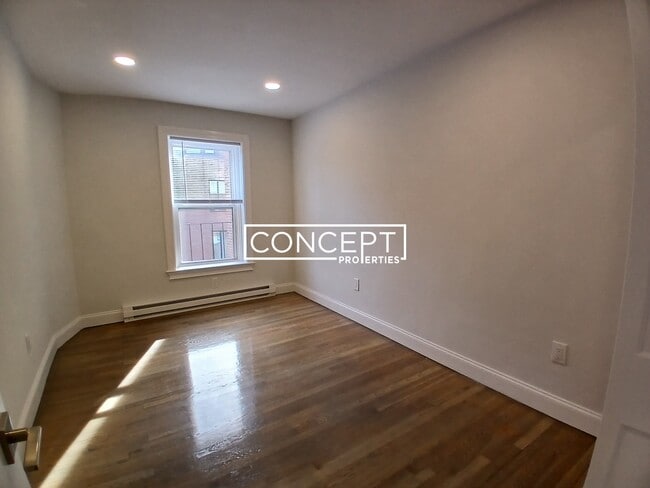 Building Photo - 529 Beacon St