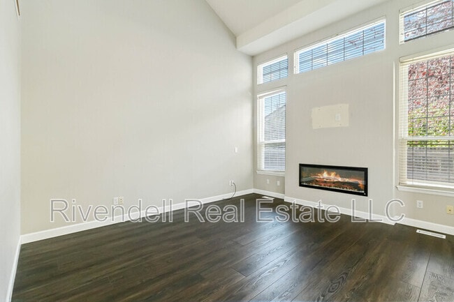 Building Photo - 9524 Las Colinas Dr