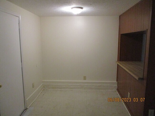 Building Photo - Tift Ave., 906-A