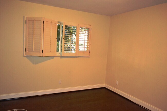 Building Photo - 9549 Forbes Ave