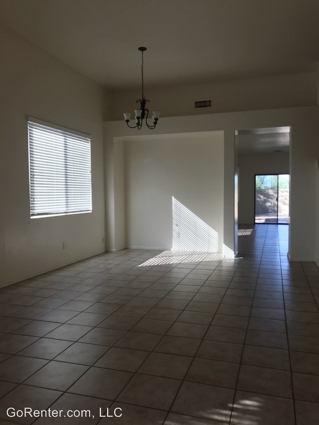 Building Photo - 4 br, 3 bath House - 39710 N Messner Way