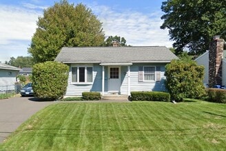 Building Photo - 41 Oakwood Dr