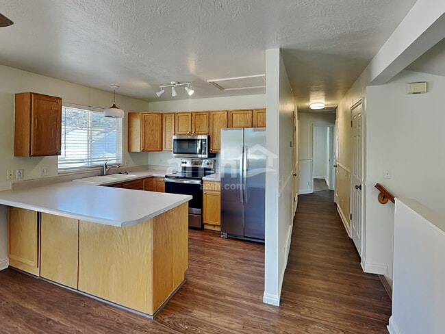 Building Photo - 1414 Willow Valley Dr