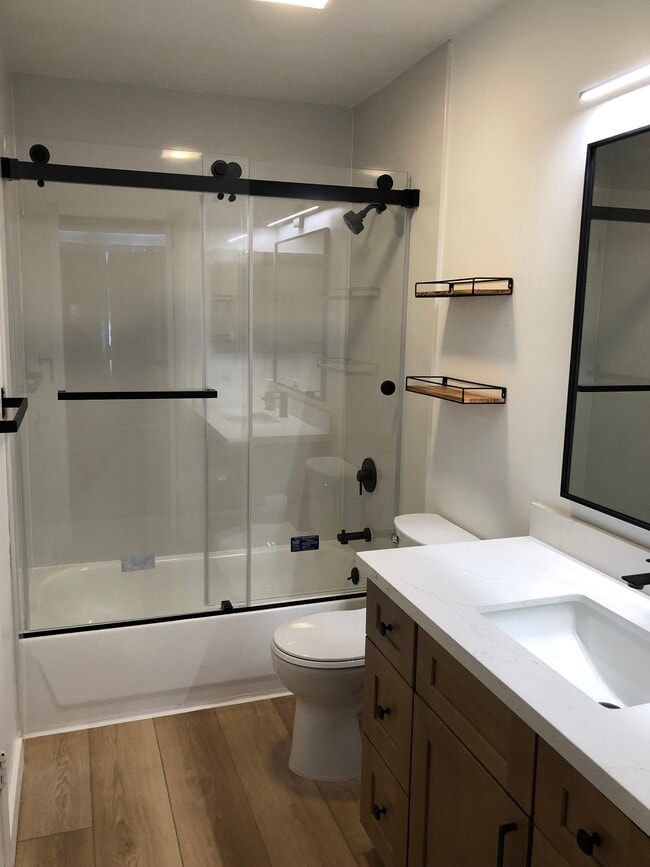 Common Bath - 2453 Rowntree Way