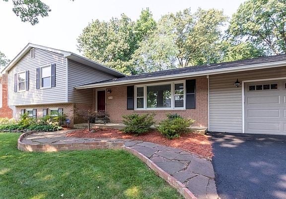 Photo - 3428 Holly Rd House