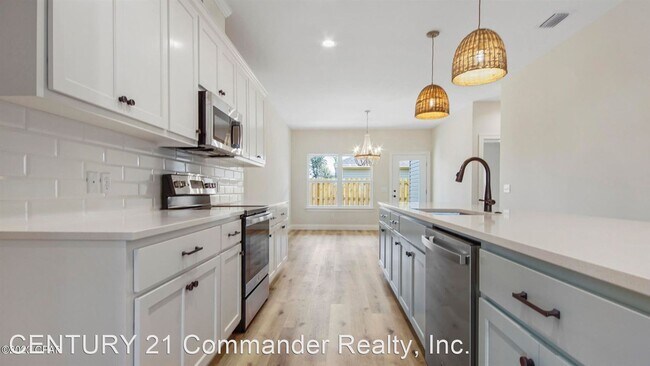 Building Photo - 3 br, 2 bath House - 906 Mulberry Ave.