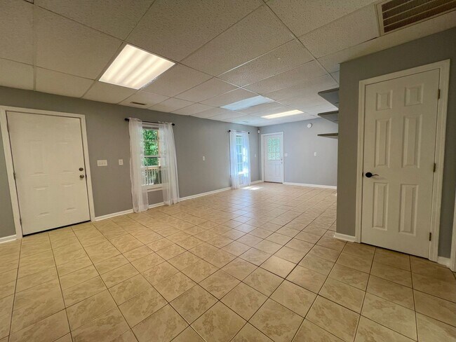Building Photo - Knob Creek Apartment
