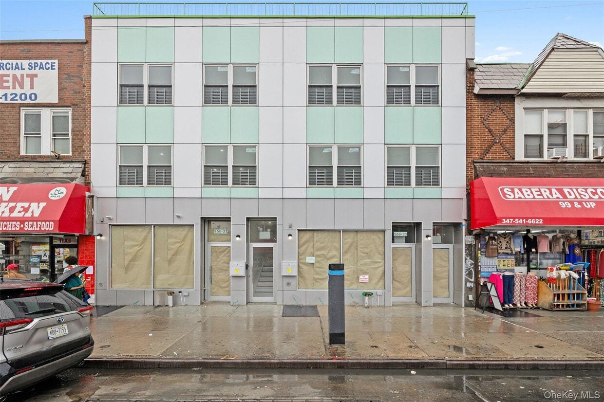 Foto principal - 168-31 Hillside Ave.