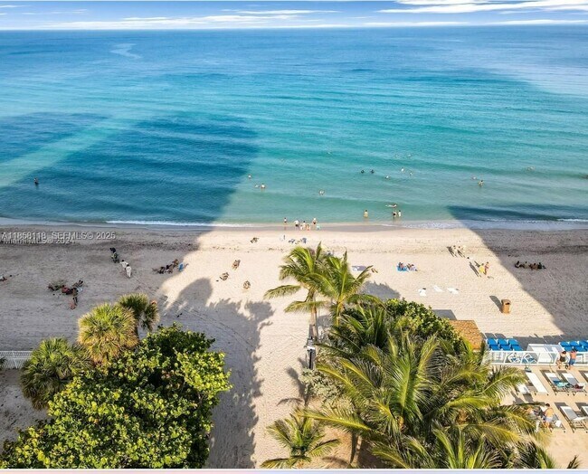 Foto del edificio - 19201 Collins Ave