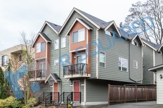 Building Photo - 9239 Woodlawn Ave N