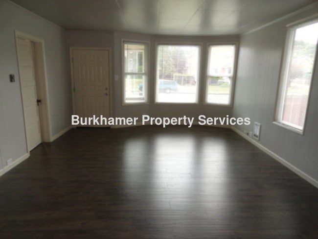 Building Photo - 119 W FIFTH ST ABERDEEN, WA. 98520