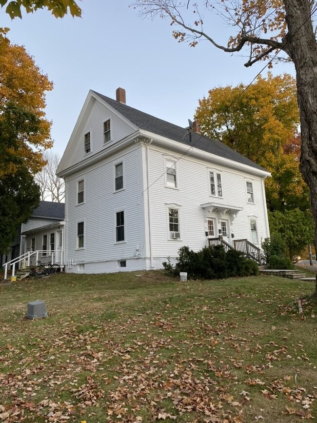 Building Photo - 181 Lincoln St