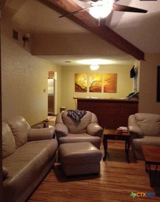 Building Photo - 1706 Quail Run Dr