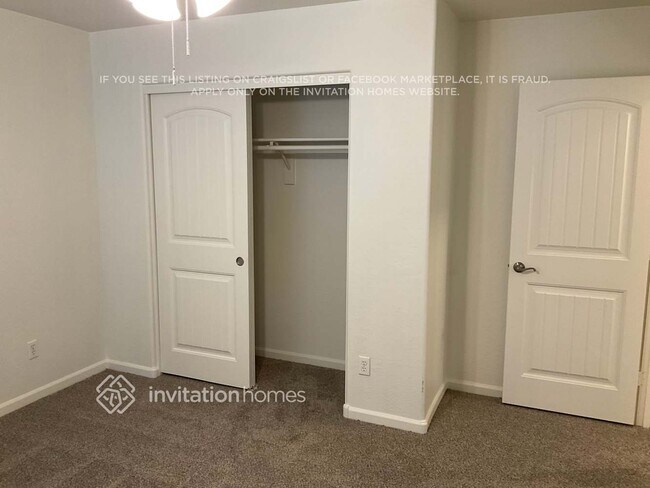 Building Photo - 1457 S Colt Dr
