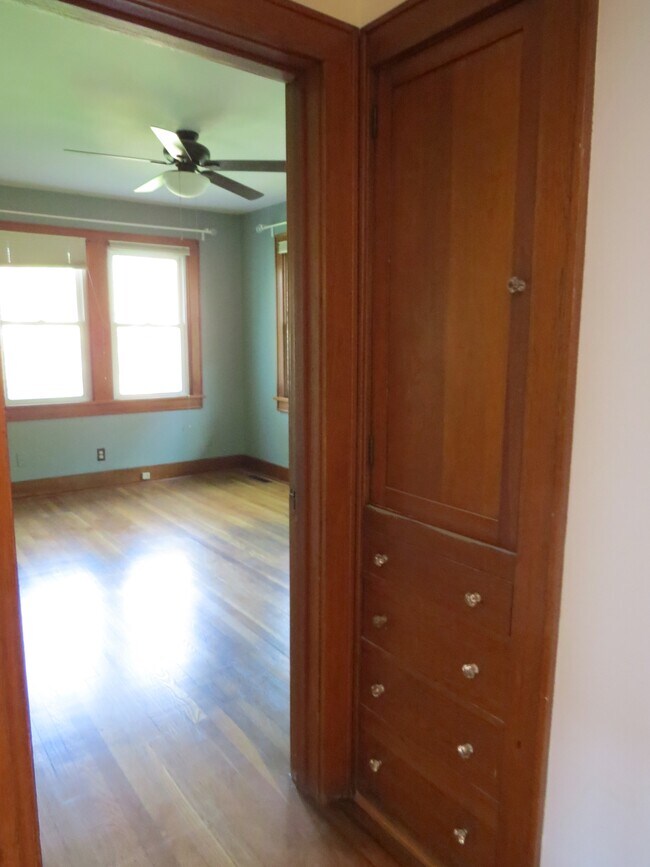 Foto del edificio - 4172 Cambridge St