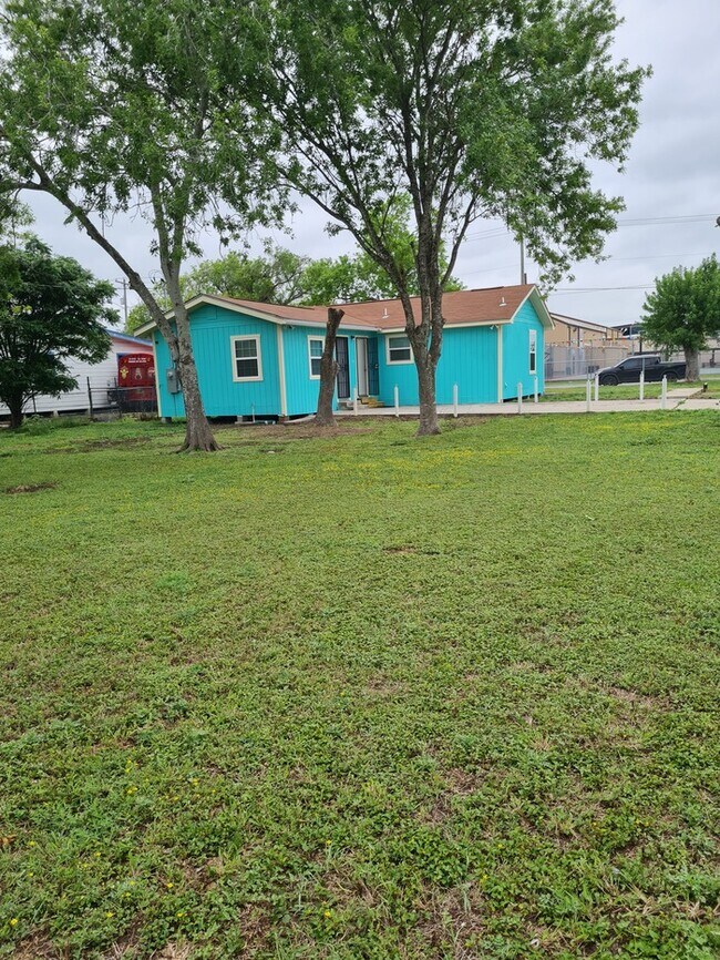 Building Photo - 522 N K St
