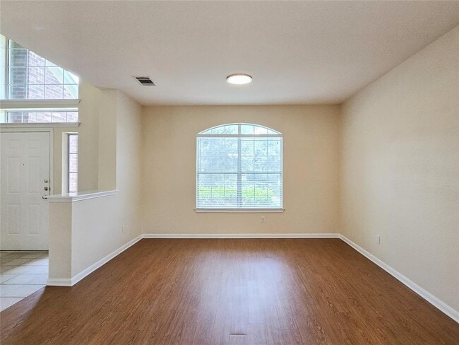 Building Photo - 12729 Serafy Ct