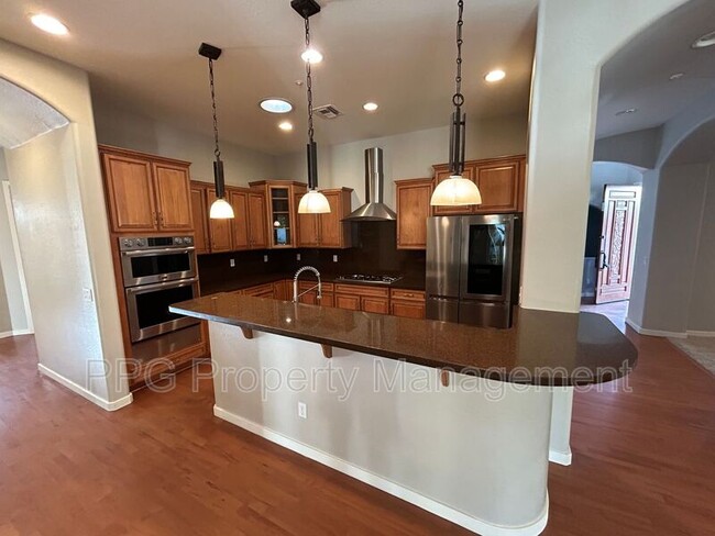 Foto del edificio - 945 W Sycamore Ln