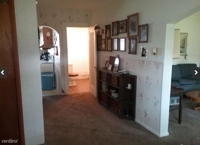 Foto del edificio - 5 br, 3 bath House - 3172 S Center Rd