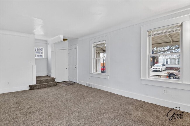 Foto del edificio - $1300 3 bedrooms