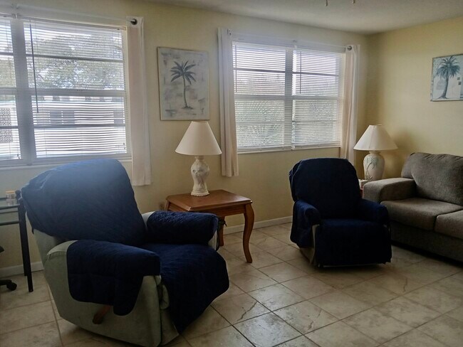 Foto del edificio - 8401 N Atlantic Ave