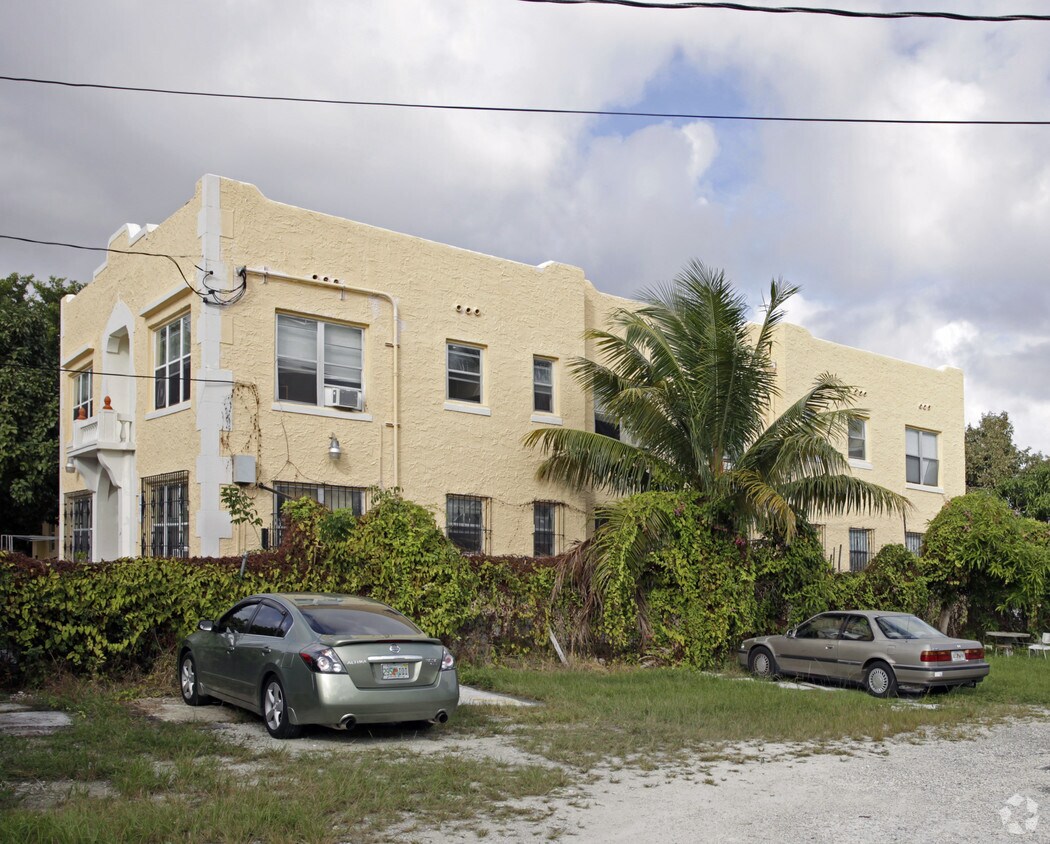 Primary Photo - Webster Apartments