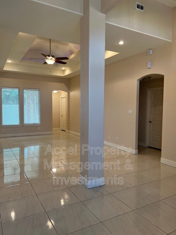 Foto del edificio - 711 N Abbott Ave