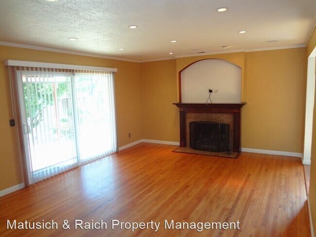 Building Photo - 3 br, 2 bath House - 1753 Oakwood Ave