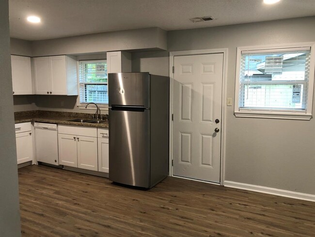 Building Photo - 3625 Curry Ln