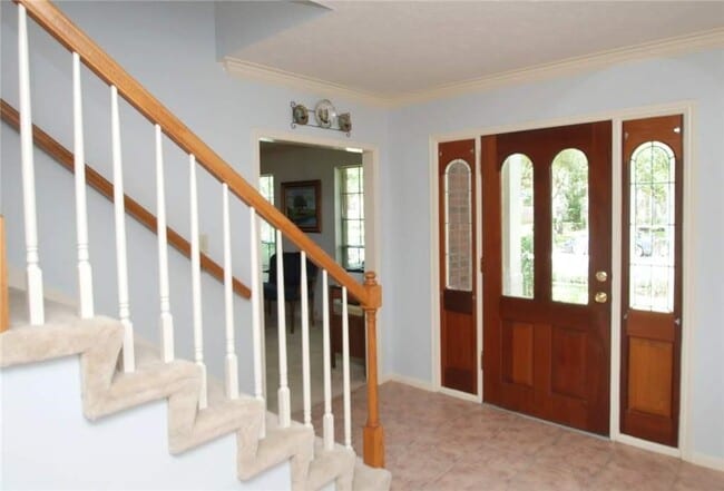 Building Photo - 2827 Lake Colony Dr