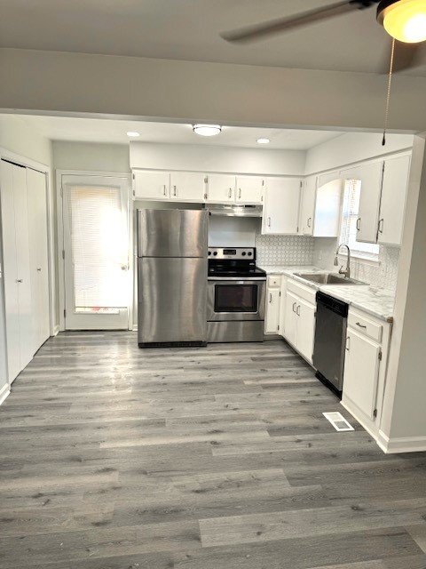 Building Photo - Fully Remodeled 3BR/2BA Townhome
