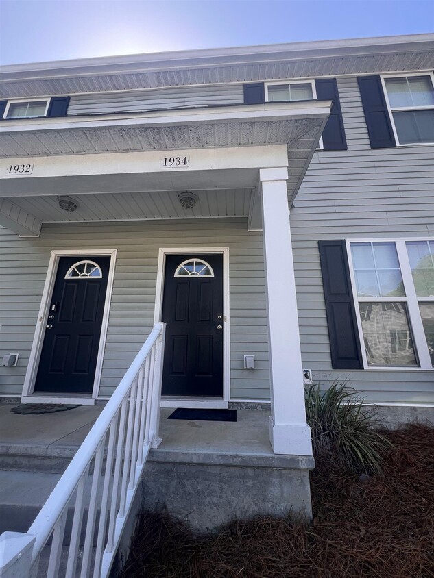 Primary Photo - 1934 Ann Arbor Ave