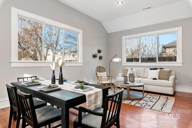 Foto del edificio - 2216 S Longmont Ave