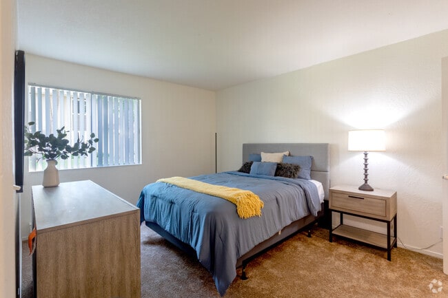 2BR, 2BA - 820 - Bedroom - Almaden Terrace